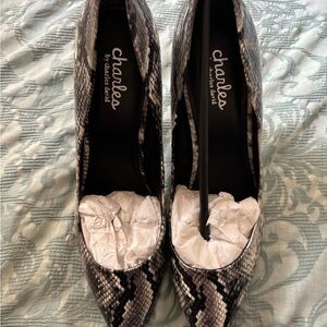 Charles By Charles David Black and Gray Heels NWOB